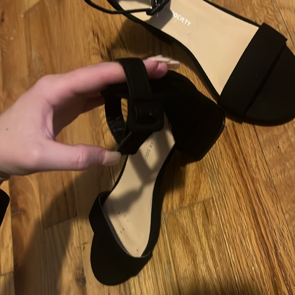 Black heels - Picture 4 of 5